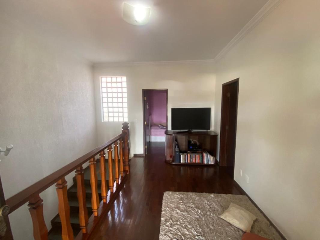 Casa Comercial, Goiânia, 4 Quartos, 2 Vagas, 2 Suítes