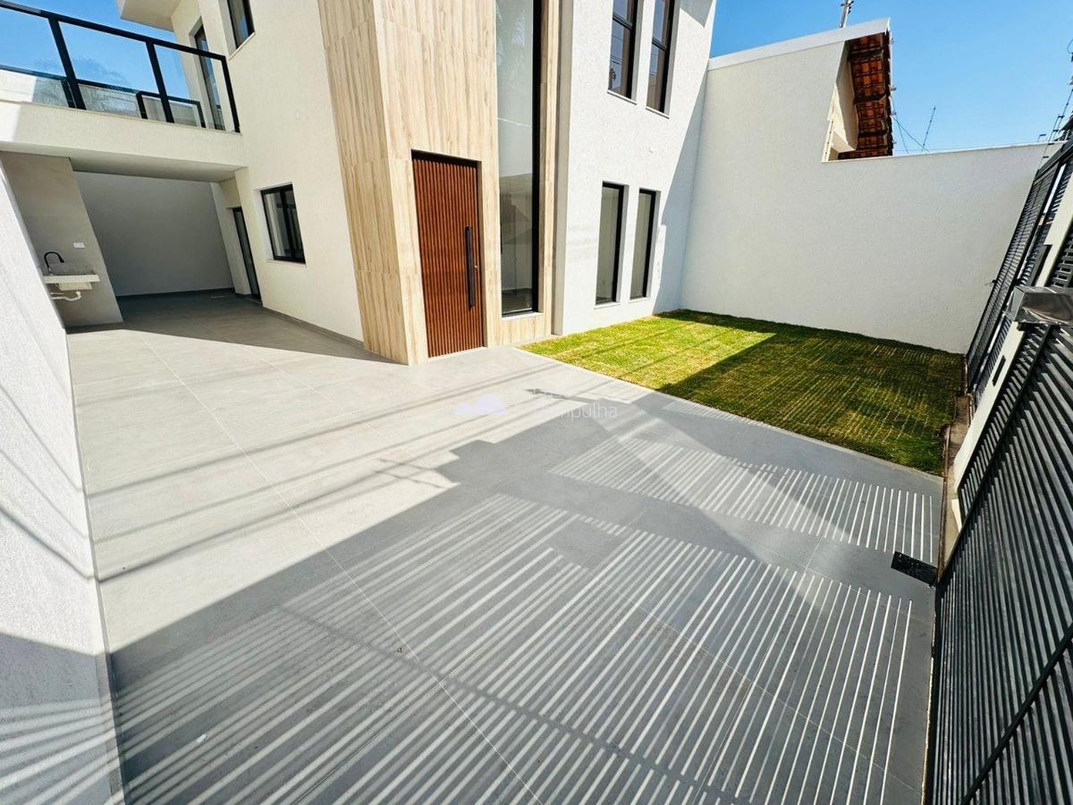 Casa, Planalto, 3 Quartos, 4 Vagas, 3 Suítes