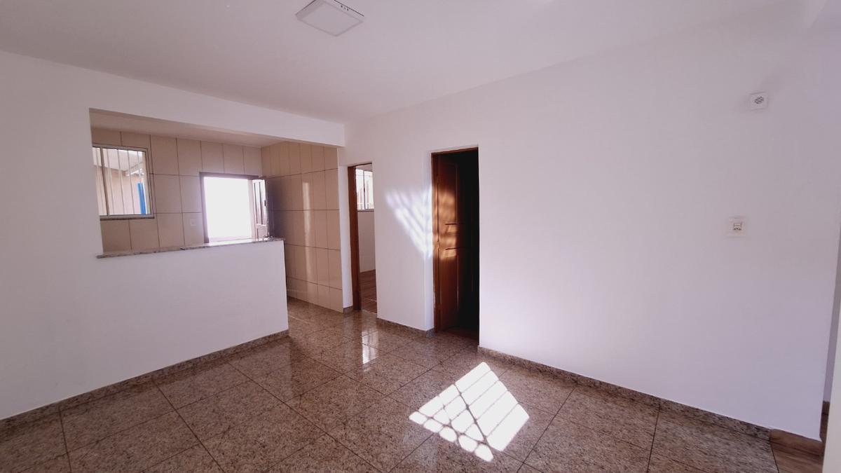 Casa, Nova Floresta, 3 Quartos, 0 Vaga, 1 Suíte