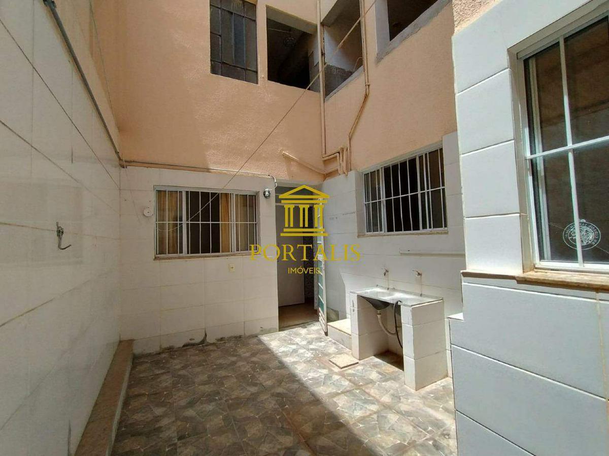 Apartamento, Floresta, 2 Quartos, 0 Vaga