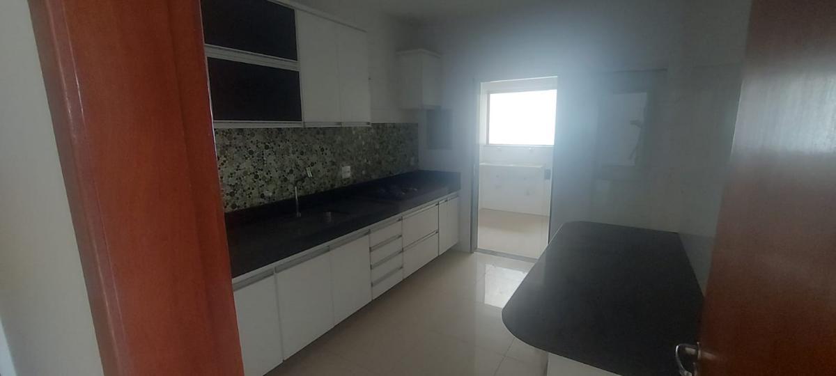 Apartamento, Centro, 3 Quartos, 4 Vagas, 1 Suíte