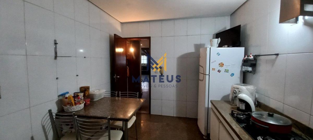 Casa, Alto Caiçaras, 3 Quartos, 2 Vagas, 1 Suíte