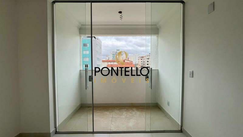 Apartamento, Sagrada Família, 3 Quartos, 2 Vagas, 1 Suíte