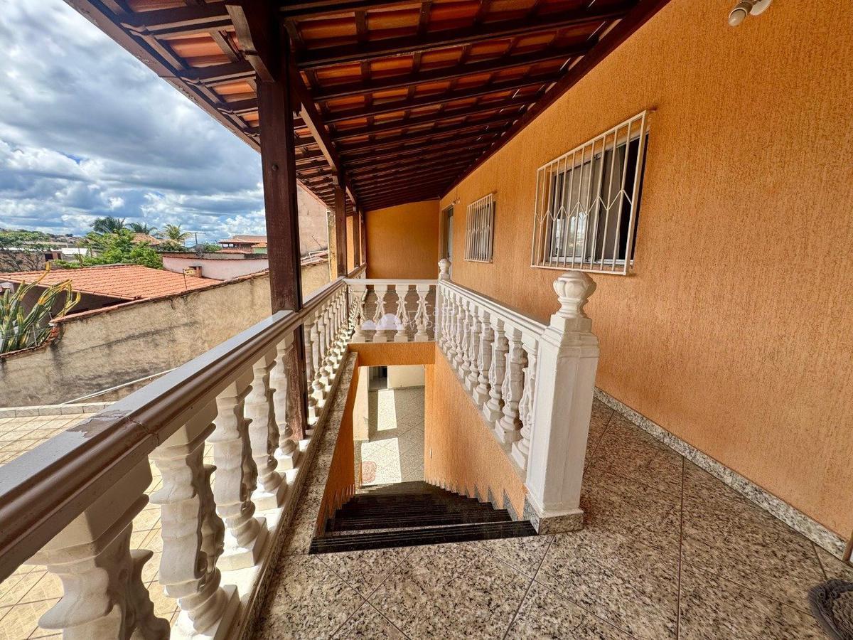 Casa, Céu Azul, 4 Quartos, 10 Vagas, 1 Suíte