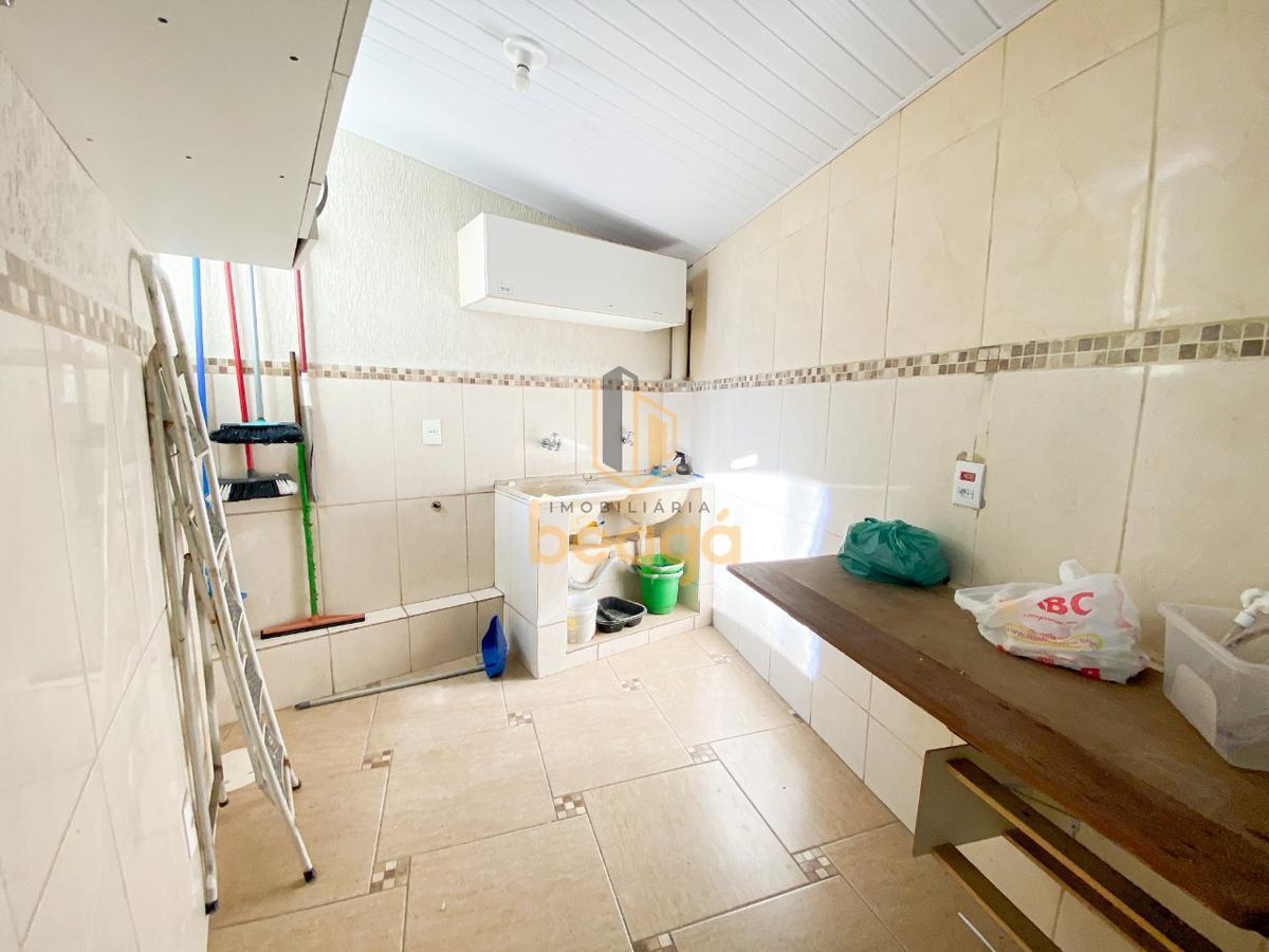Casa, São Gotardo, 5 Quartos, 6 Vagas, 1 Suíte
