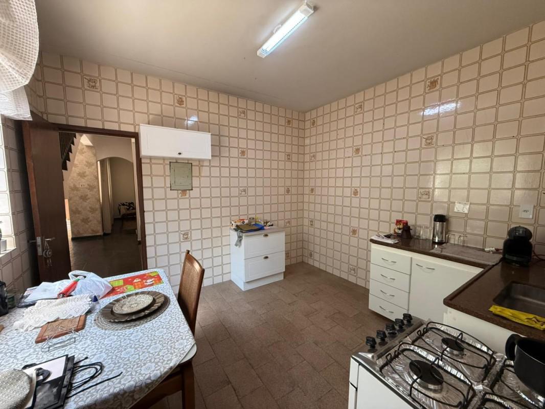 Casa, Santa Mônica, 6 Quartos, 3 Vagas, 1 Suíte