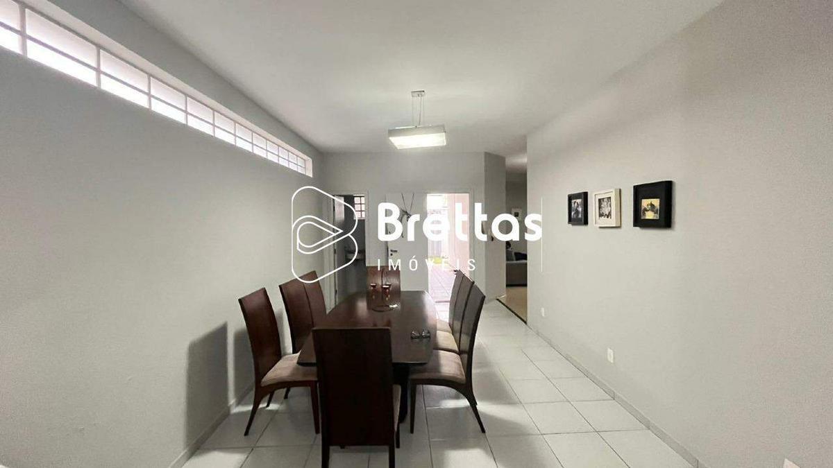 Casa, Centro, 2 Quartos, 2 Vagas, 2 Suítes