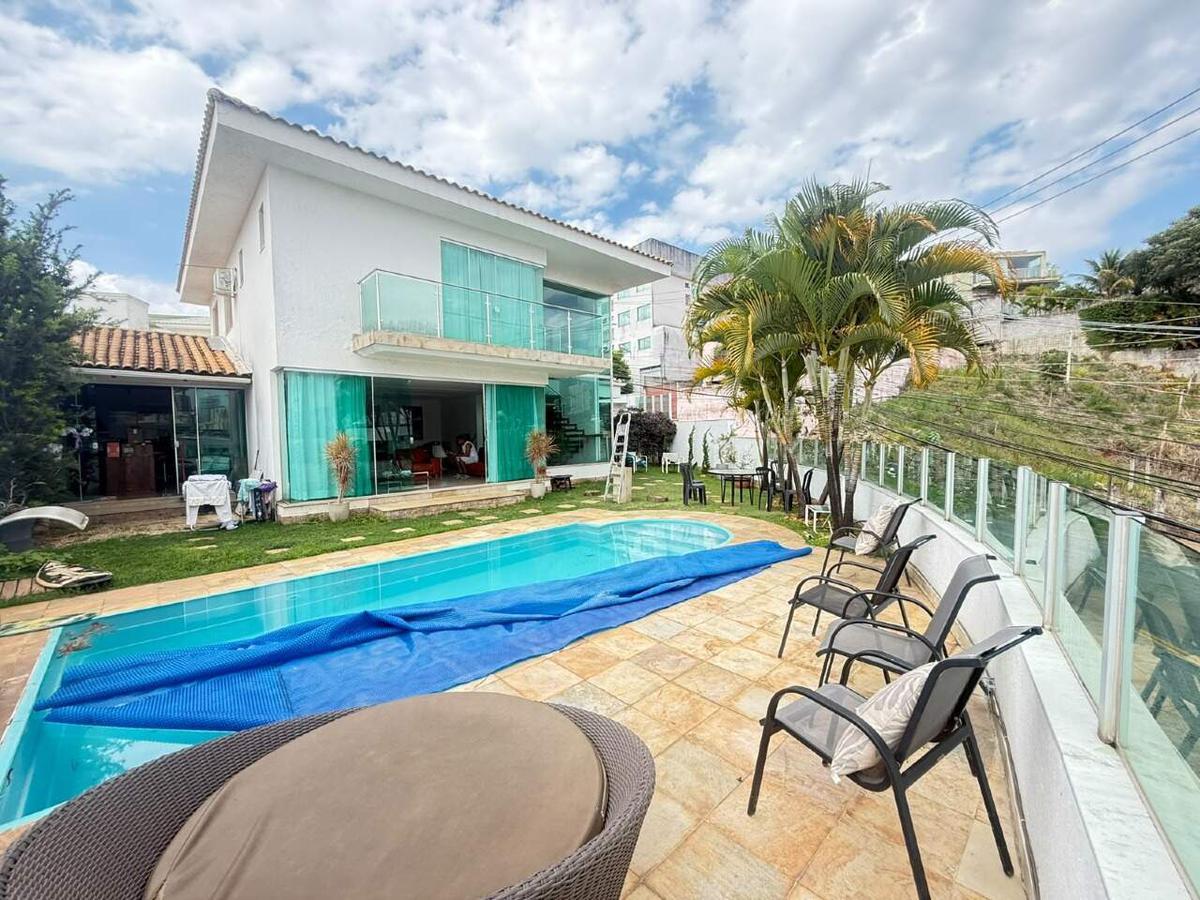 Casa, Estoril, 3 Quartos, 2 Vagas, 1 Suíte