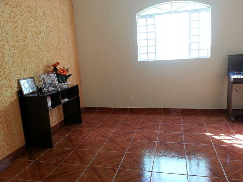 Casa, Braúnas, 3 Quartos, 2 Vagas, 1 Suíte