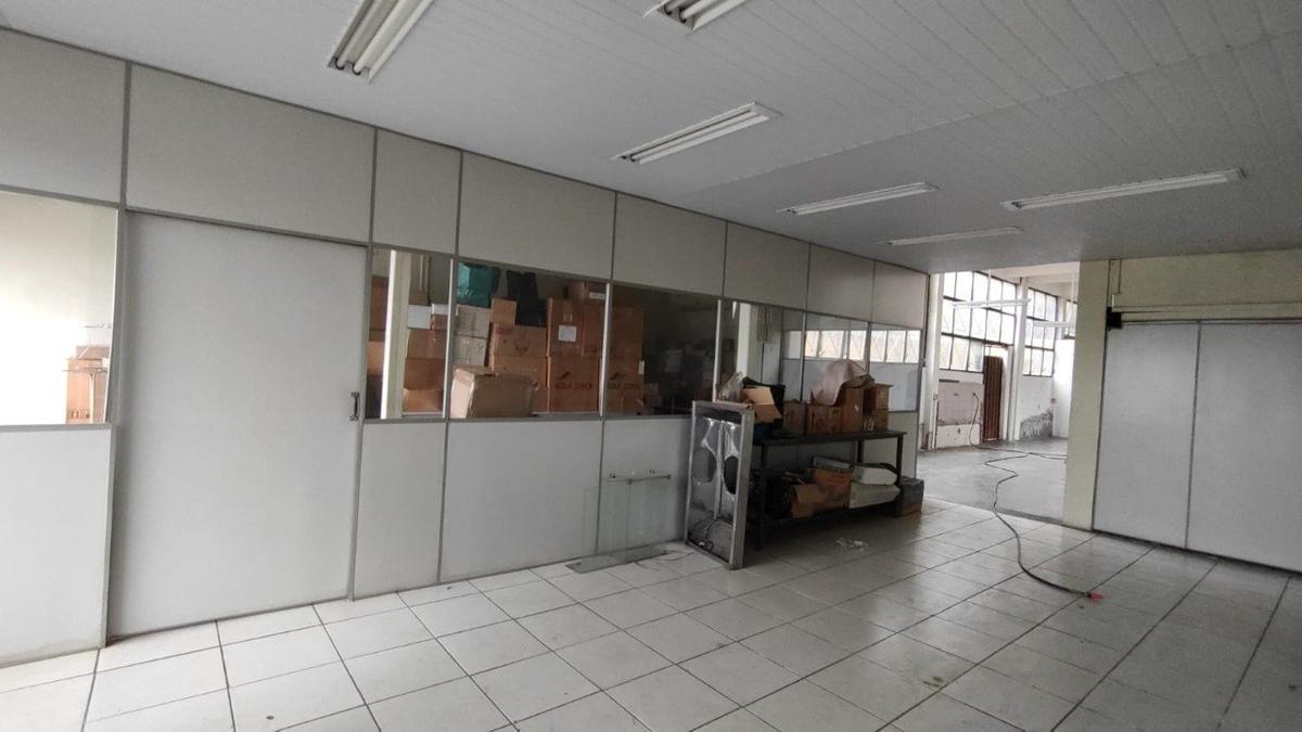 Galpão, Das Industrias I (barreiro), 0 Quarto, 0 Vaga