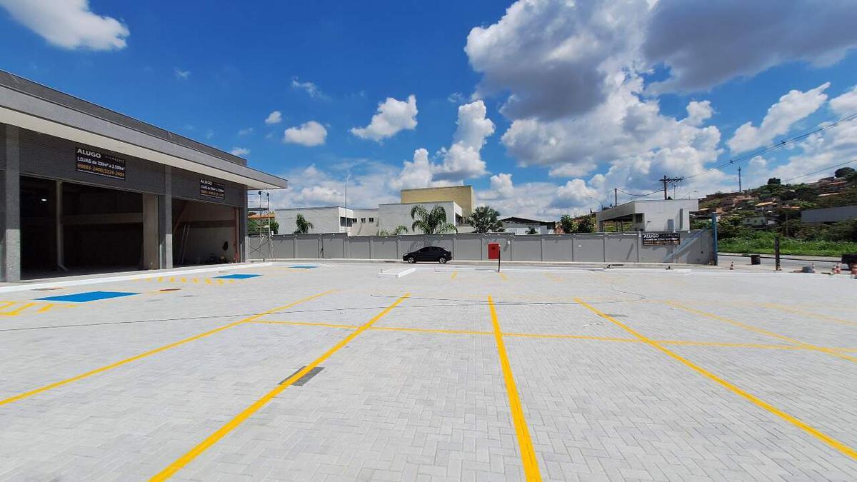 Loja, Betim Industrial, 61 Vagas