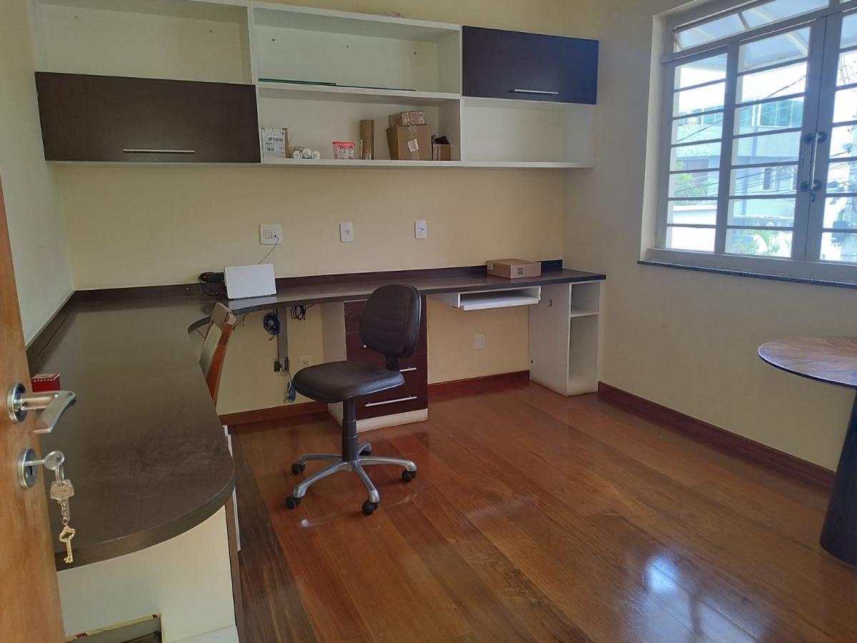 Casa, Fernão Dias, 4 Quartos, 5 Vagas, 2 Suítes