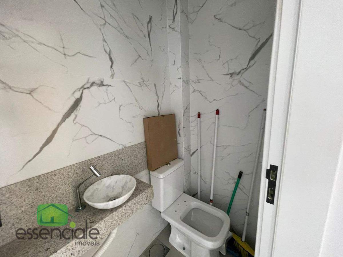 Casa, Centro, 3 Quartos, 2 Vagas, 1 Suíte