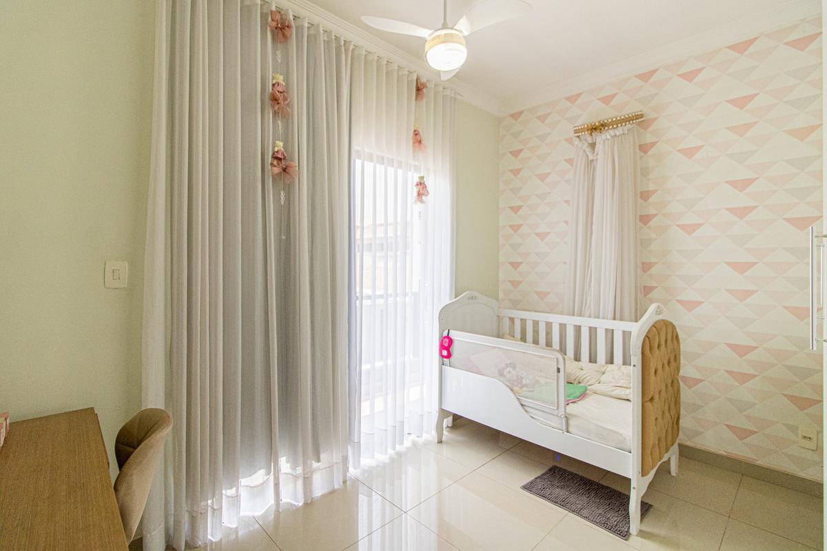 Casa, Granja Ouro Branco, 3 Quartos, 10 Vagas, 1 Suíte