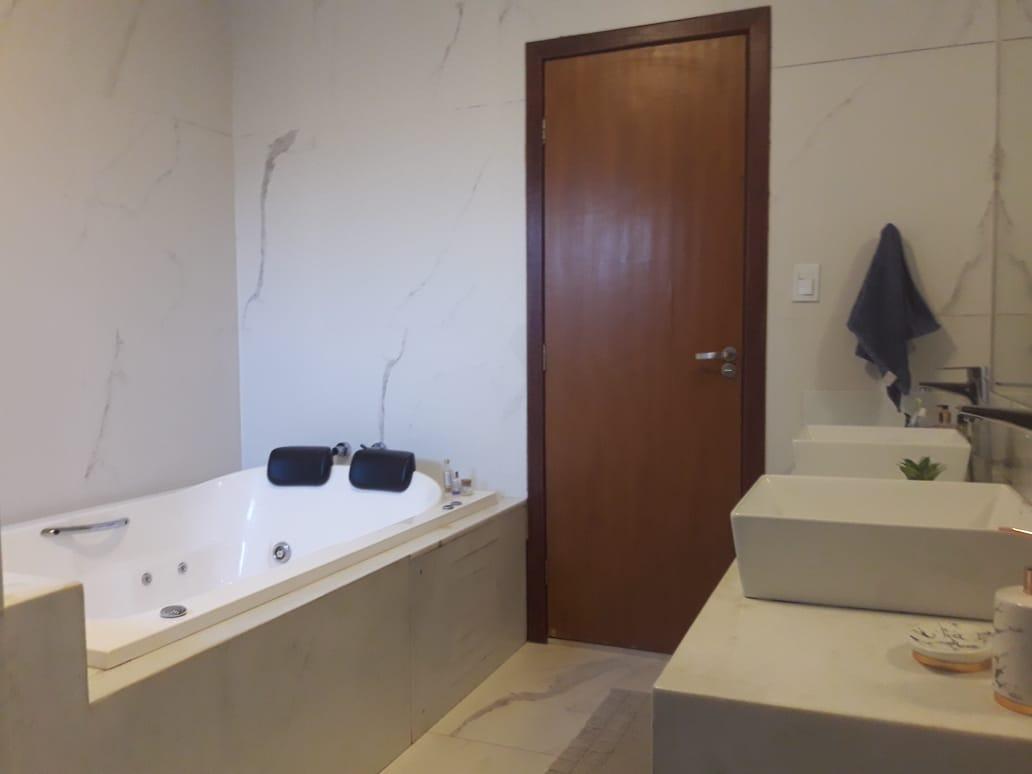 Casa em Condomínio, Ville Des Lacs, 4 Quartos, 3 Vagas, 2 Suítes