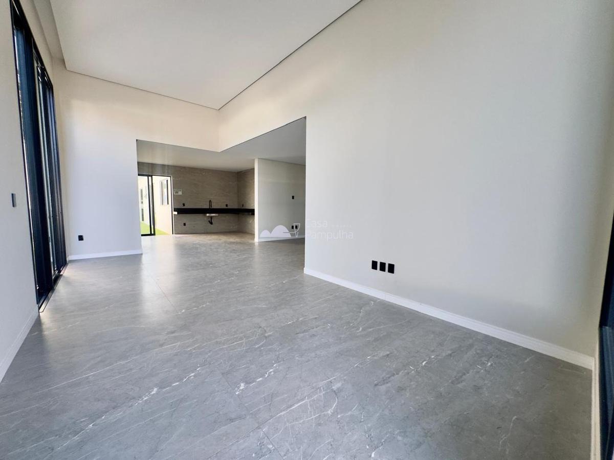 Casa, Trevo, 4 Quartos, 3 Vagas, 3 Suítes
