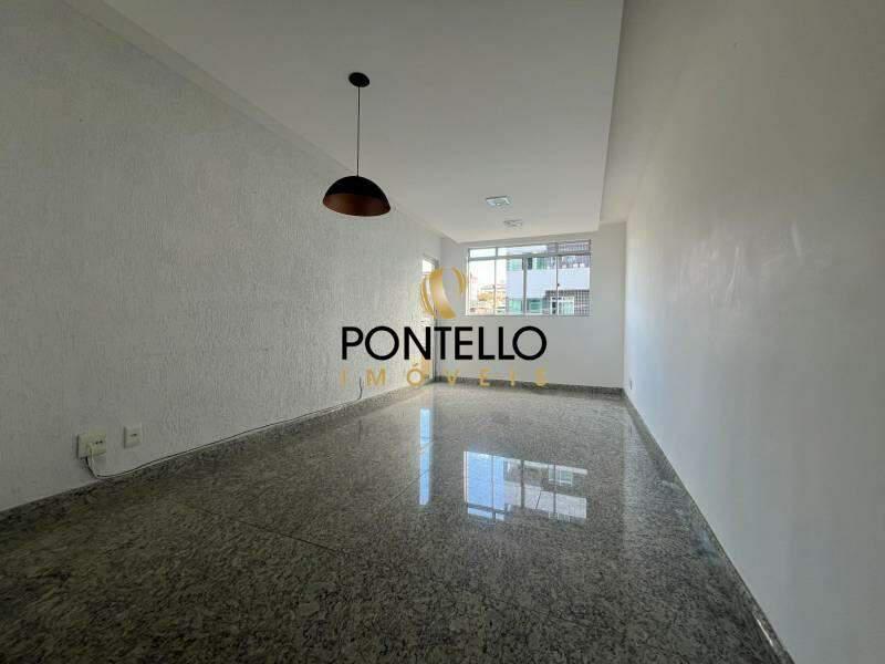 Apartamento, Sagrada Família, 3 Quartos, 2 Vagas, 1 Suíte