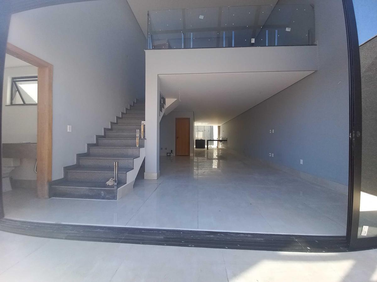 Casa, Fernão Dias, 4 Quartos, 6 Vagas, 1 Suíte