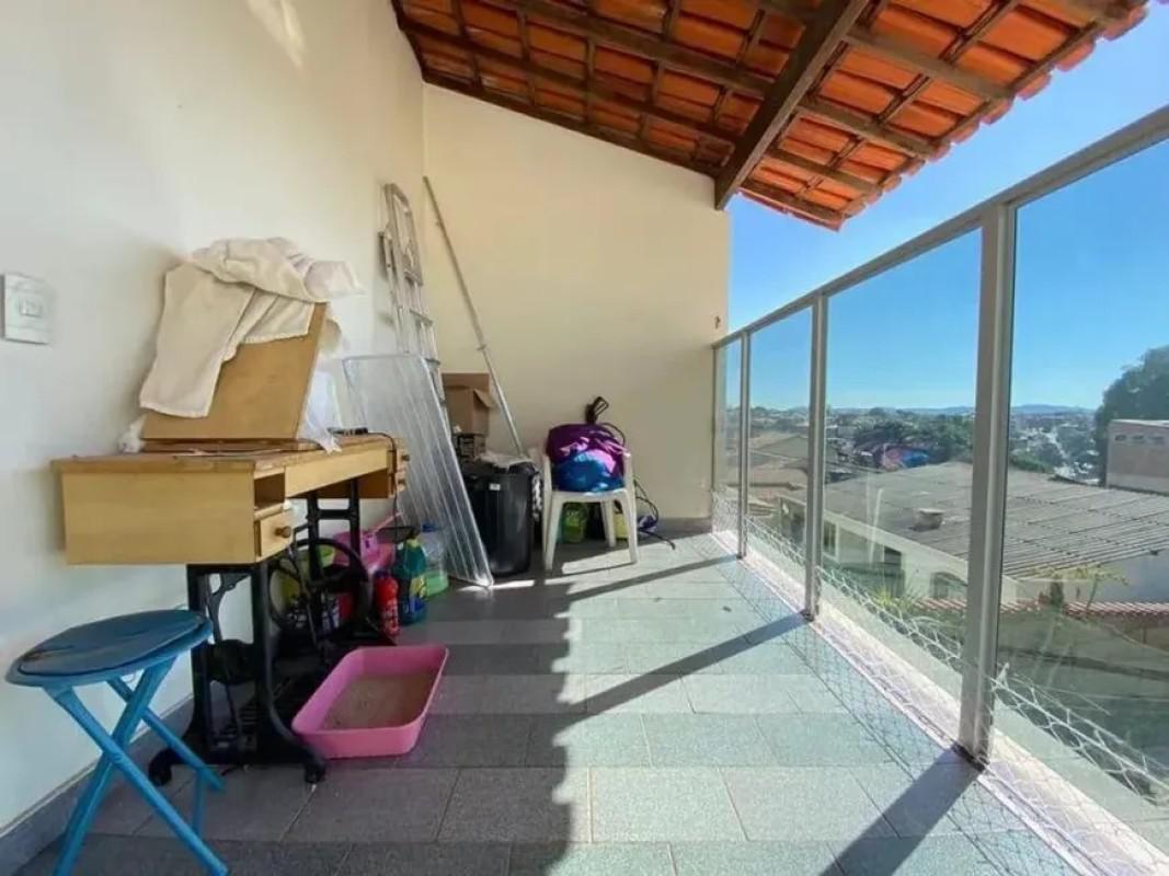 Casa, Candelária, 4 Quartos, 3 Vagas