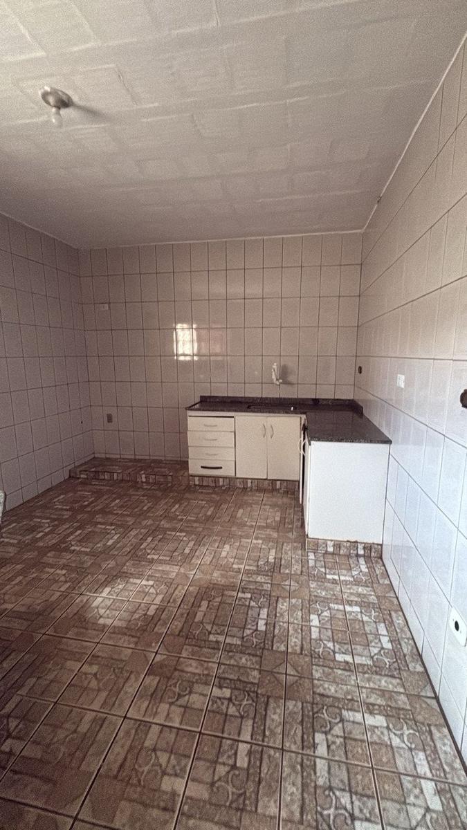 Casa, Centro, 3 Quartos, 0 Vaga, 1 Suíte