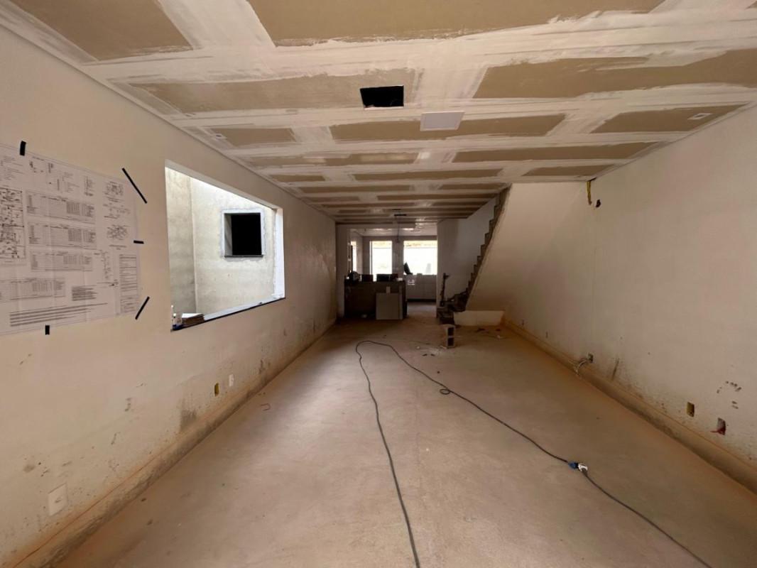 Casa, Cardoso (barreiro), 6 Quartos, 6 Vagas, 1 Suíte