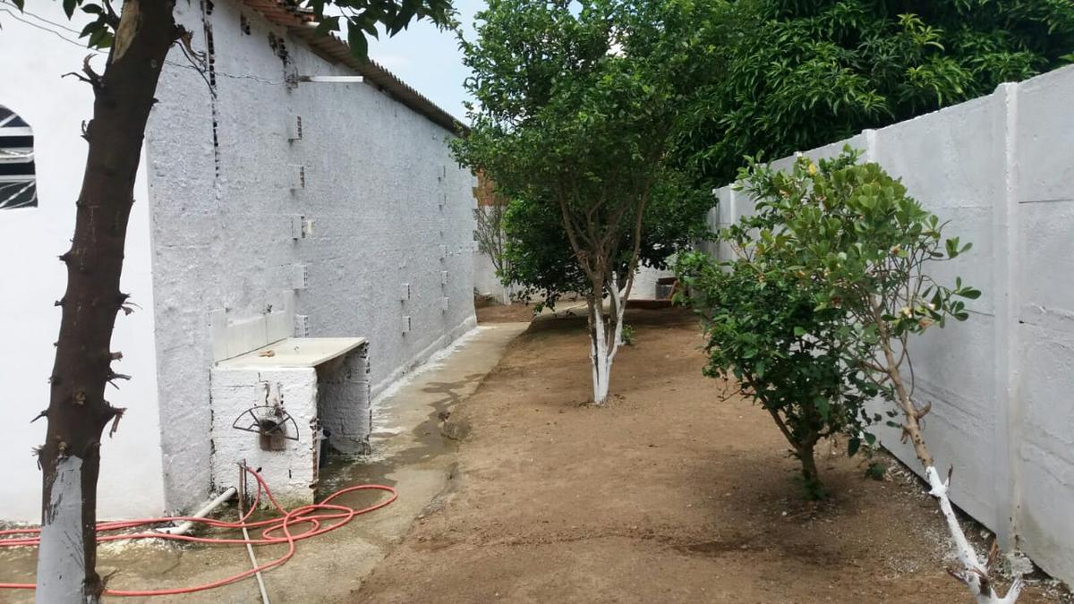 Lote, Vila Suzana, 1 Quarto, 0 Vaga