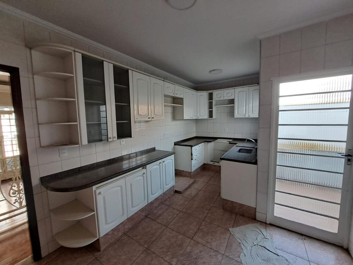 Casa, Centro, 2 Quartos, 0 Vaga