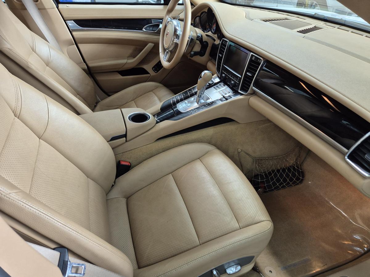 Porsche Panamera Turbo S 4.8
