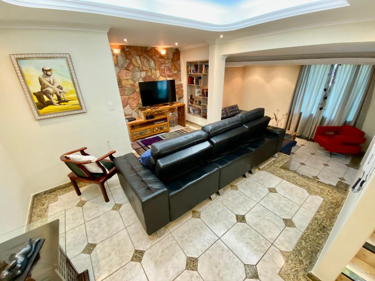 Casa, Santa Branca, 3 Quartos, 4 Vagas, 1 Suíte