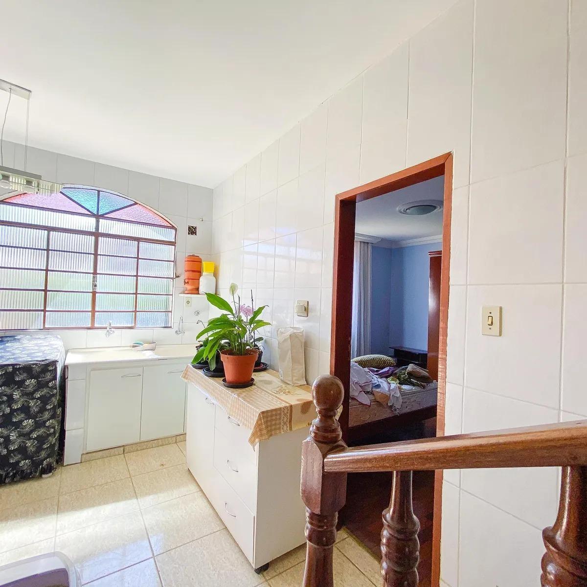 Casa, Palmeiras, 5 Quartos, 8 Vagas, 1 Suíte