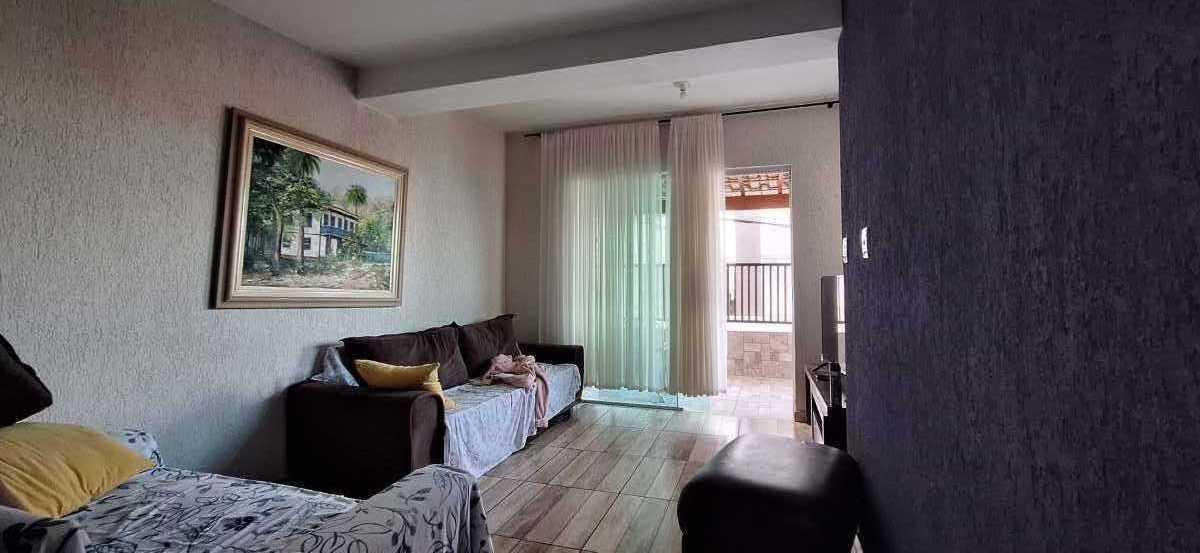 Casa, Sagrada Família, 4 Quartos, 2 Vagas, 2 Suítes