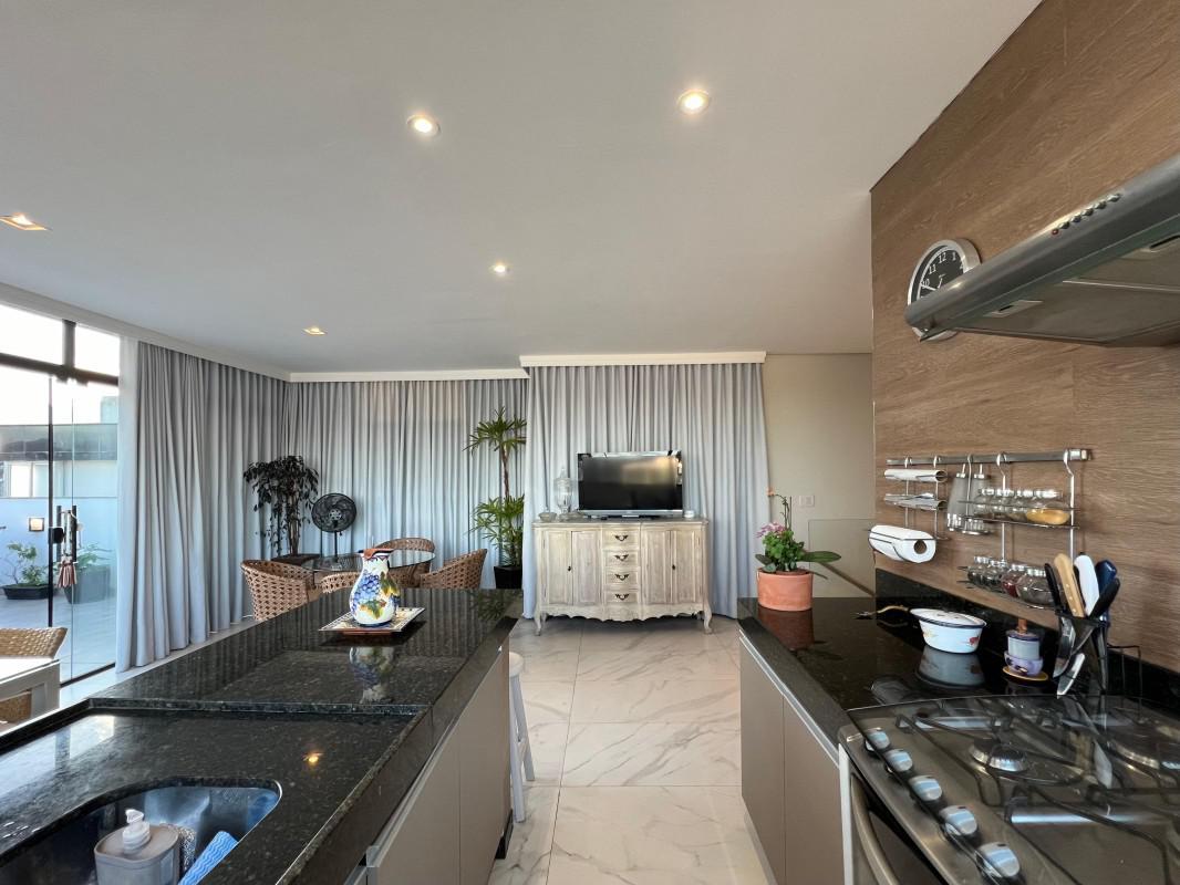 Cobertura, Itapoã, 4 Quartos, 8 Vagas, 2 Suítes