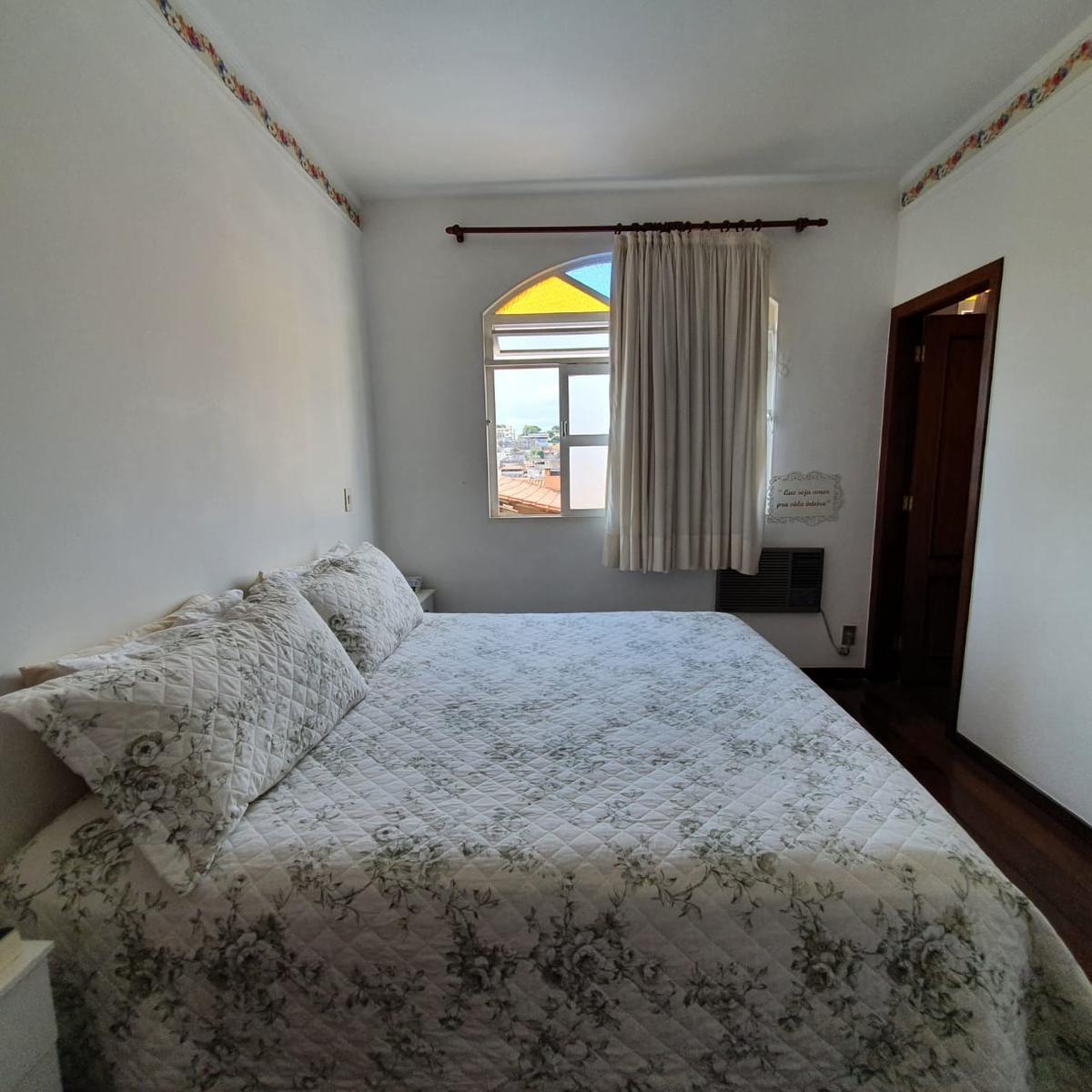 Casa, Santa Cruz, 4 Quartos, 6 Vagas, 2 Suítes