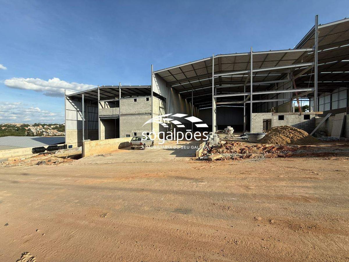 Galpão, Bandeirinhas, 15 Vagas