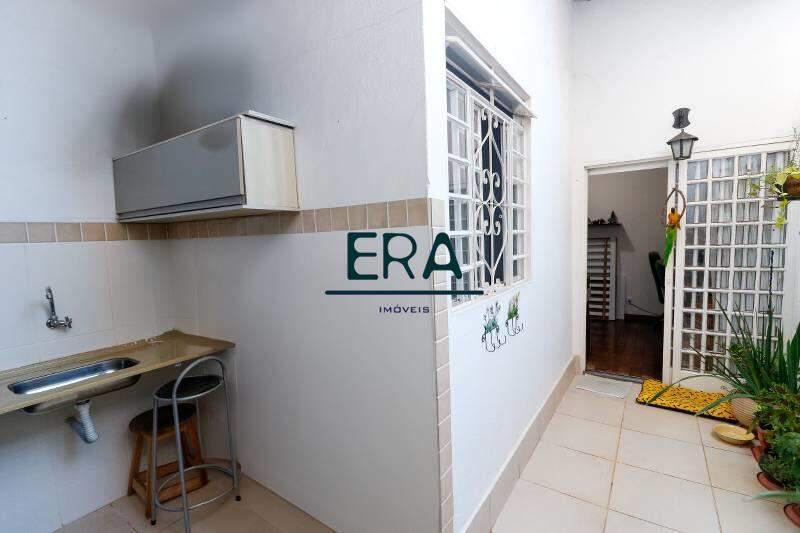 Casa, Buritis, 2 Quartos, 2 Vagas, 1 Suíte