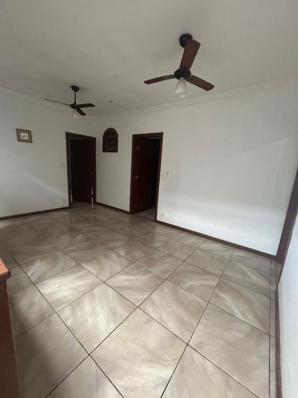 Casa, Nações Unidas, 5 Quartos, 0 Vaga, 4 Suítes