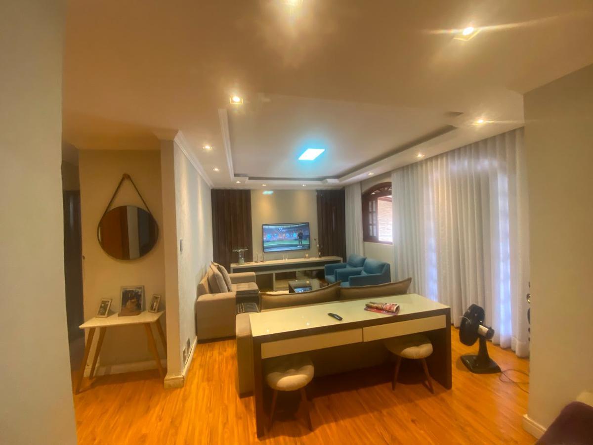 Casa, Jardim Leblon, 3 Quartos, 8 Vagas, 1 Suíte