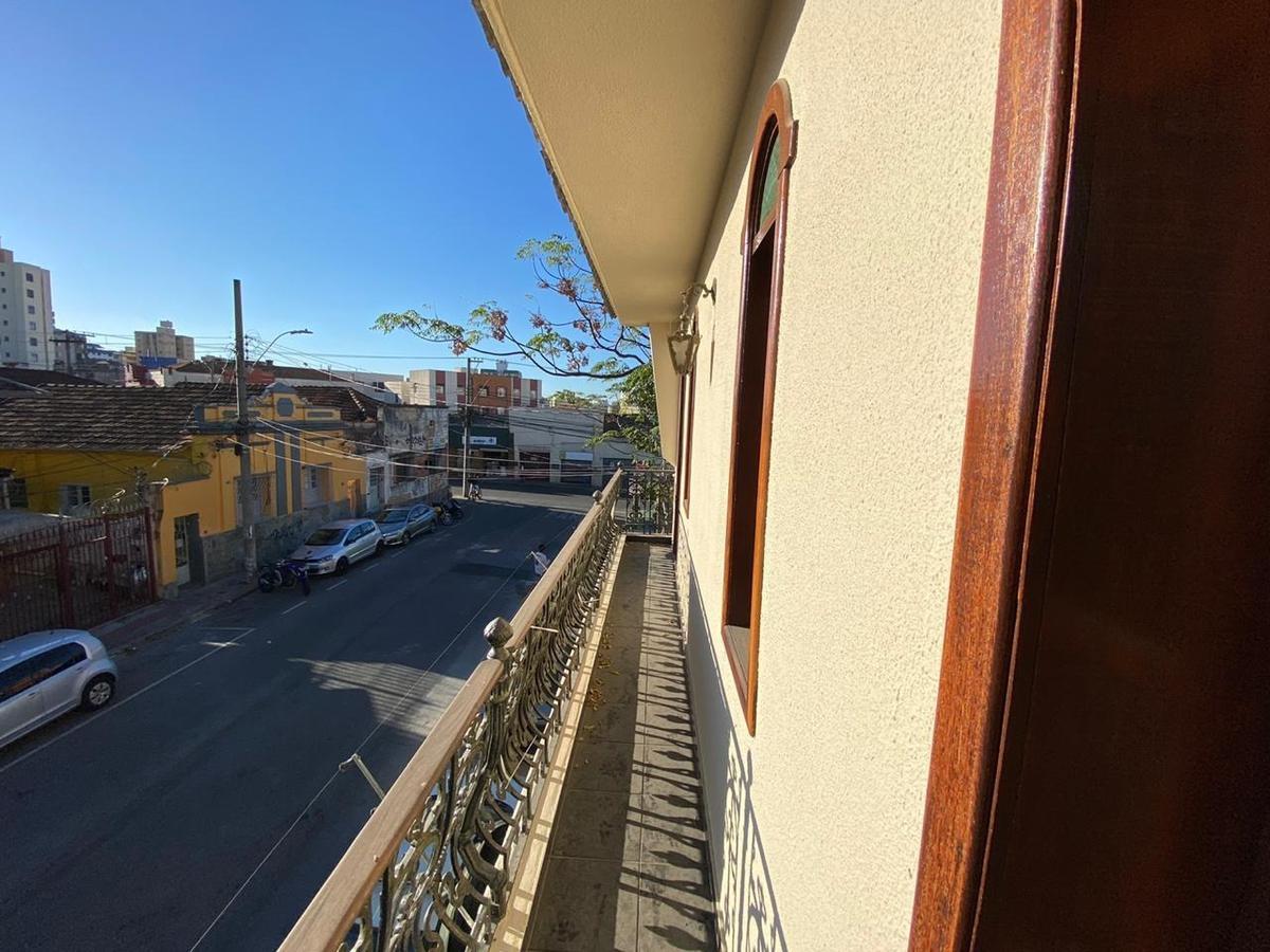 Casa Comercial, Floresta, 4 Quartos, 1 Vaga, 1 Suíte