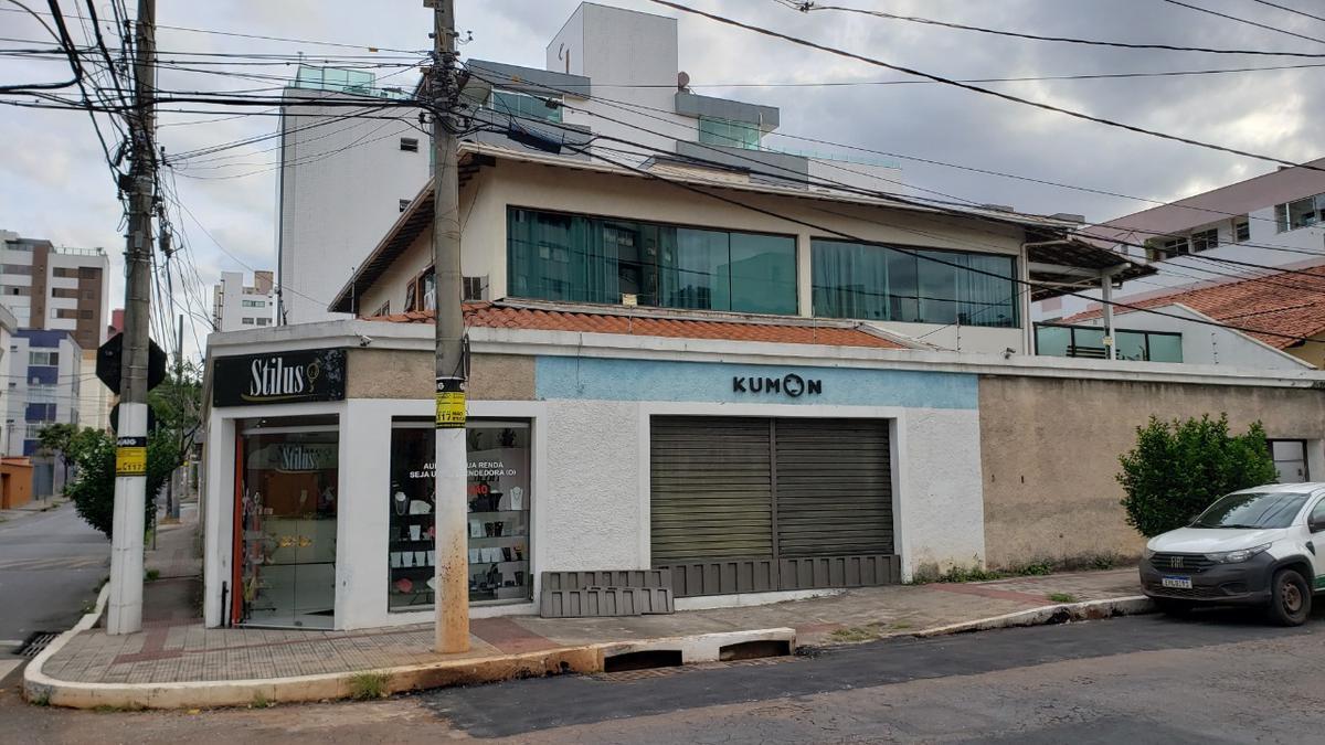 Casa Comercial, Coração Eucarístico, 2 Quartos, 4 Vagas, 10 Suítes