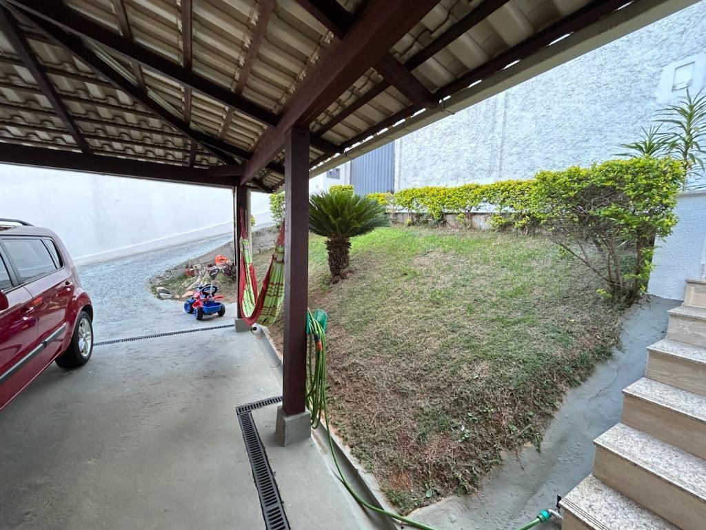 Casa, Nova Esperança, 5 Quartos, 5 Vagas, 1 Suíte