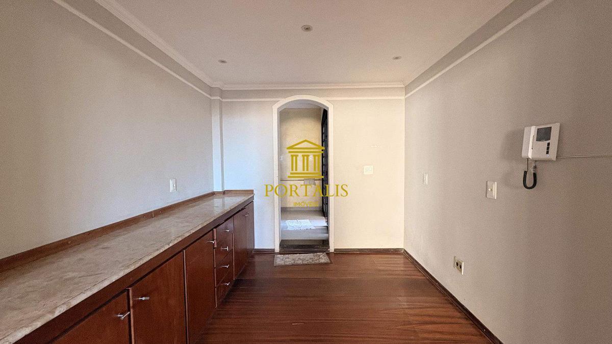 Apartamento, Luxemburgo, 4 Quartos, 1 Vaga, 1 Suíte