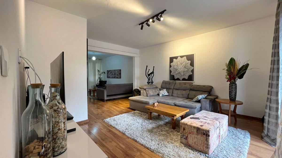 Casa, Castelo, 5 Quartos, 3 Vagas, 1 Suíte