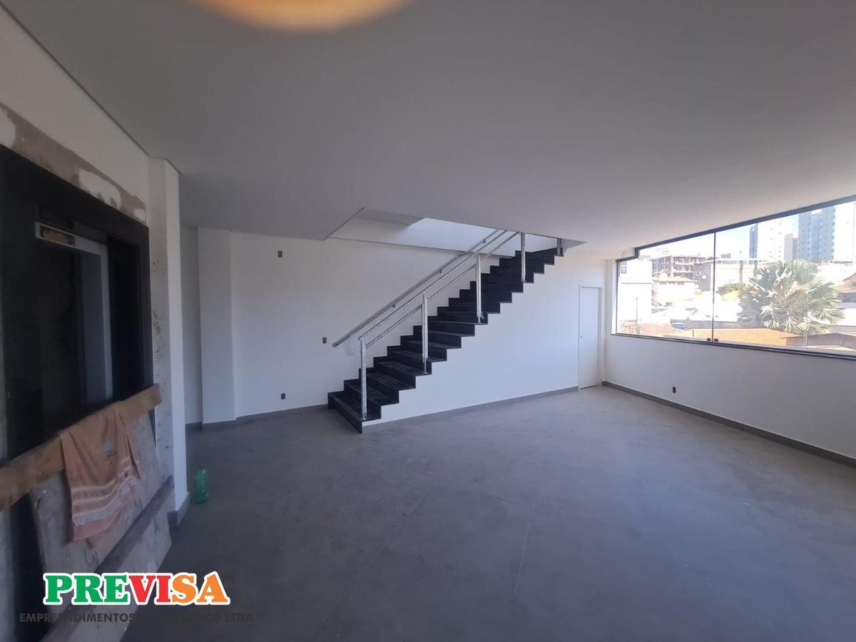 Galpão, Floresta, 0 Quarto, 10 Vagas