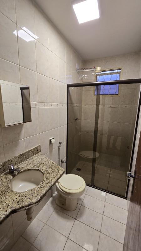 Casa, Castelo, 4 Quartos, 2 Vagas, 1 Suíte