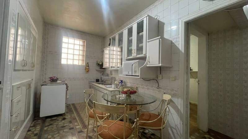 Apartamento, Centro, 4 Quartos, 0 Vaga, 1 Suíte