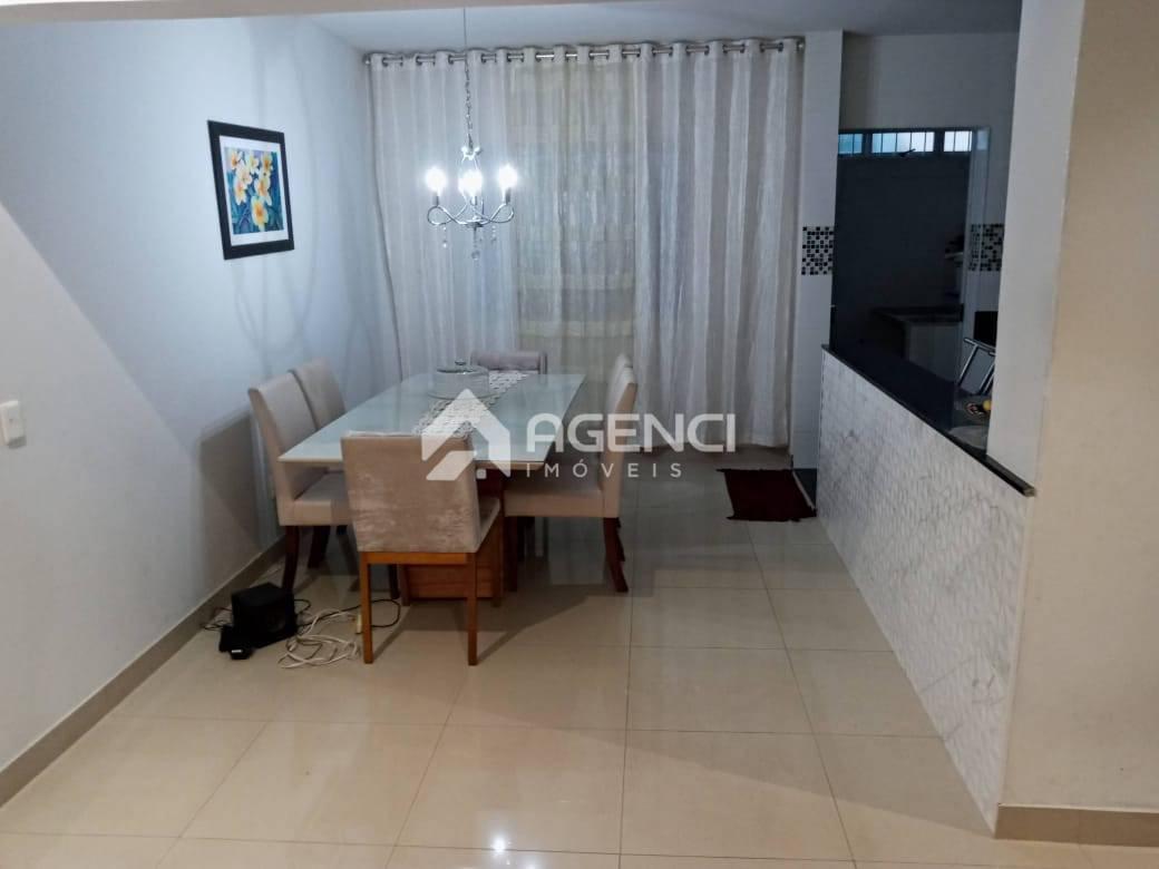 Casa, Industrial, 3 Quartos, 0 Vaga, 1 Suíte