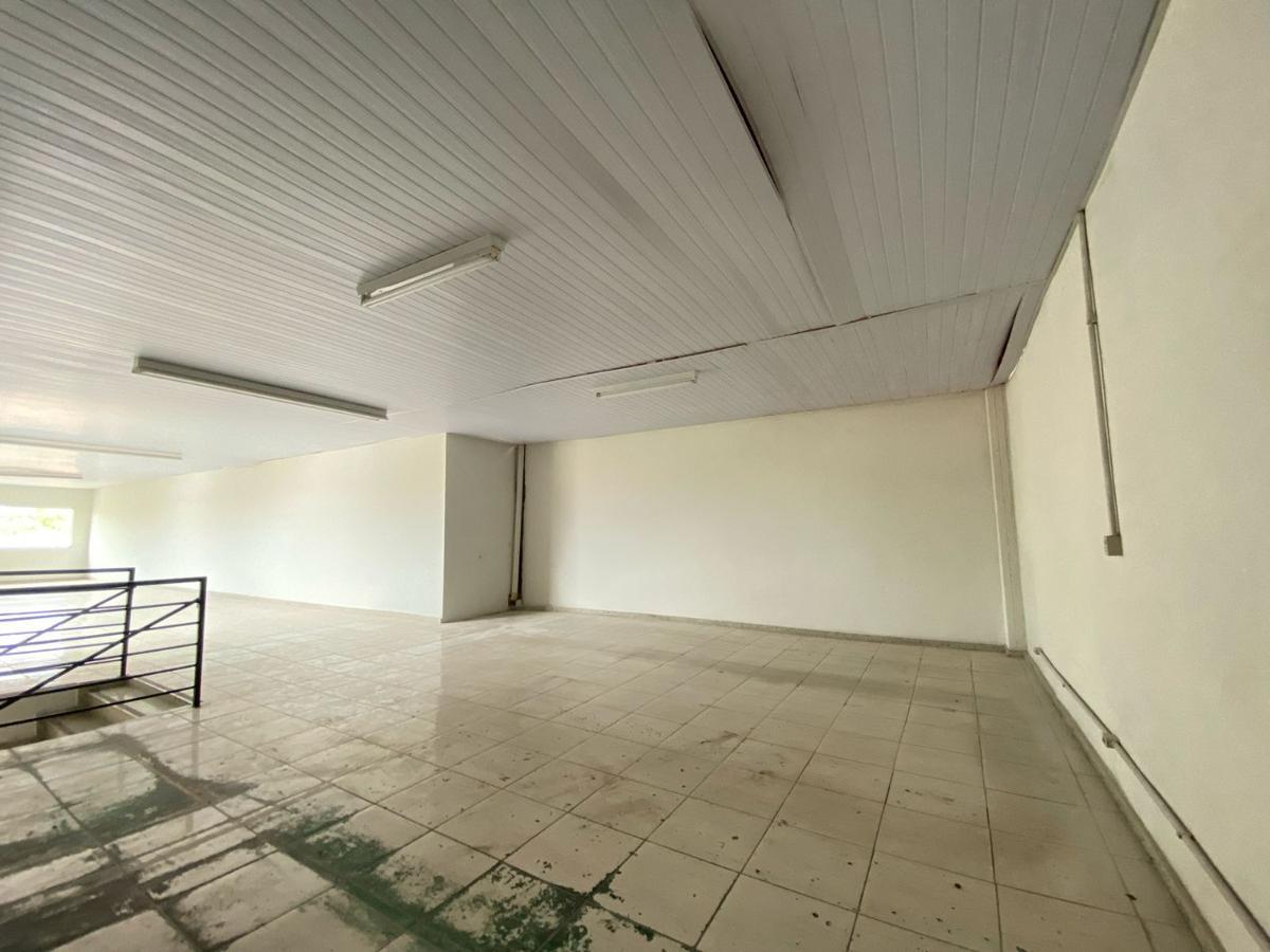 Prédio, Santa Cruz, 0 Quarto, 2 Vagas