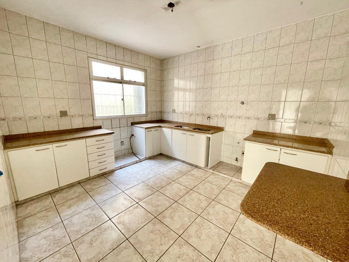 Casa, Santa Amélia, 5 Quartos, 6 Vagas, 2 Suítes