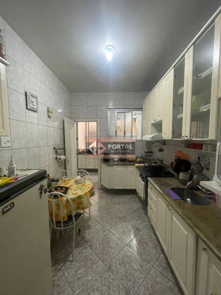 Apartamento, Centro, 4 Quartos, 0 Vaga, 1 Suíte