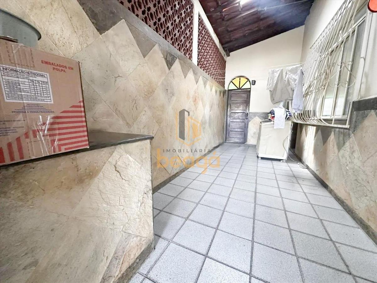 Casa, Califórnia, 4 Quartos, 8 Vagas, 1 Suíte